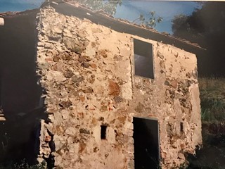 Casa Indipendente in Vendita a Monsummano Terme, zona Monsummano Alto, 80'000€, 160 m²