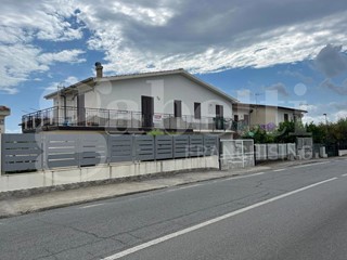 Appartamento in Vendita a Santa Maria del Cedro, 85'000€, 120 m², arredato