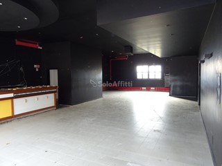 Capannone in Affitto a Ostra Vetere, zona Centro, 700€, 200 m²