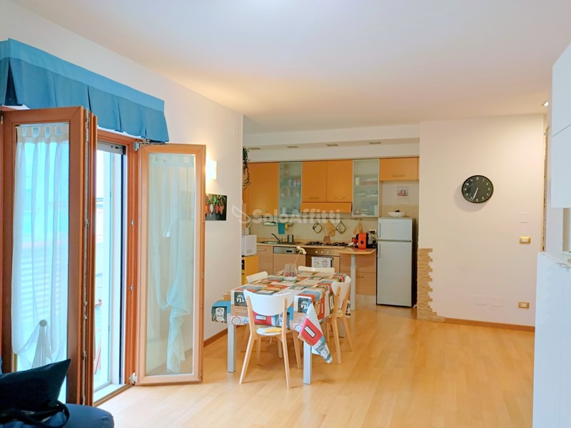 Trilocale in Affitto a Falconara Marittima, zona Zona Palombina vecchia, 500€, 53 m², arredato