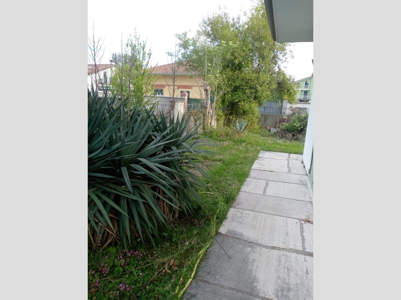 Casa Indipendente in Vendita a Carrara, zona Marina Di Carrara, 500'000€, 160 m²