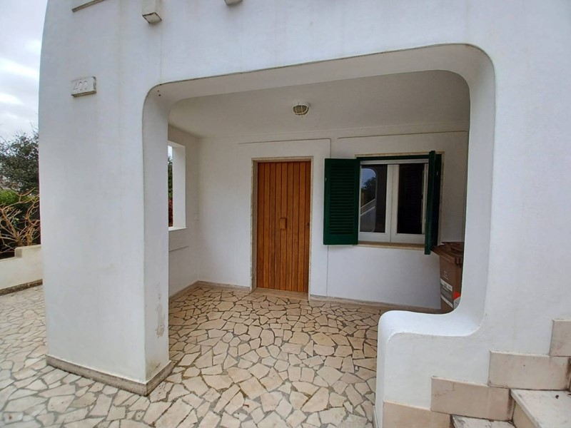 Villa in Vendita a Monopoli, zona COLLINA, 285'000€, 164 m²