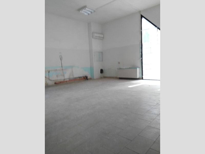 Immobile commerciale in Affitto a Riccione, 150'000€, 53 m²