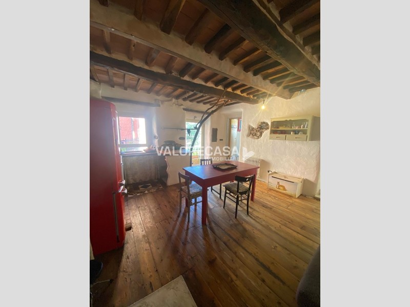 Casa Semi Indipendente in Vendita a Carrara, zona Castelpoggio, 132'000€, 90 m²