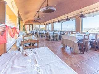 Immobile commerciale in Vendita a Poggio Mirteto, 280'000&euro;, 309 m², arredato, con Box