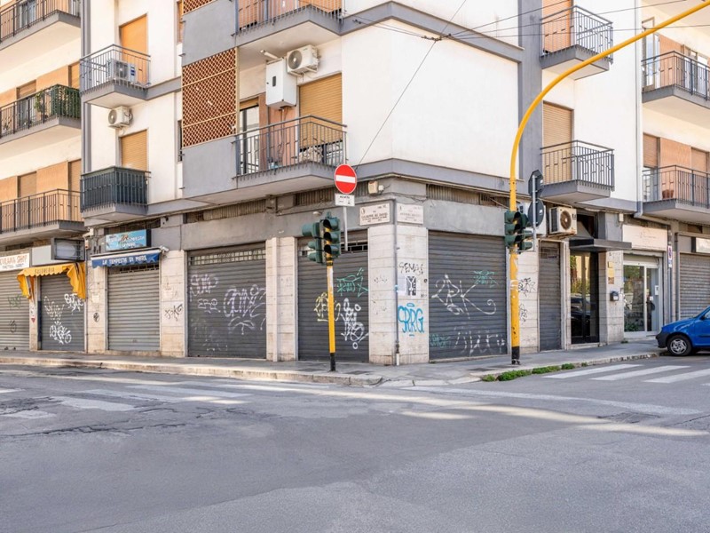 Negozio in Vendita a Bari, 110'000€, 105 m²