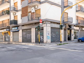 Negozio in Vendita a Bari, 110'000€, 105 m²