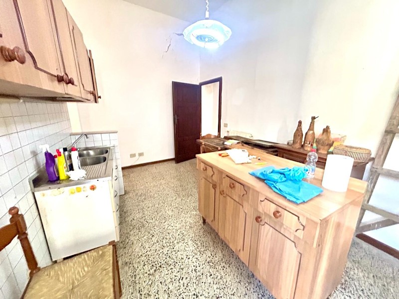 Casa Indipendente in Vendita a Vicopisano, zona San Giovanni Alla Vena, 75'000€, 110 m²