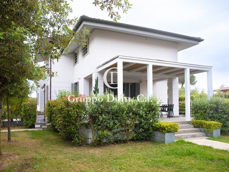 Villa in Affitto a Forte dei Marmi, 30'000€, 140 m², arredato