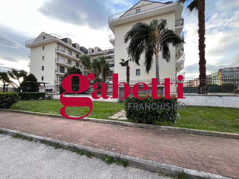 Trilocale in Vendita a San Nicola la Strada, 140'000€, 85 m²