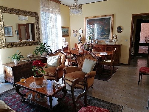 Villa bifamiliare in Vendita a Rivolta d'Adda, 206'000&euro;, 160 m²