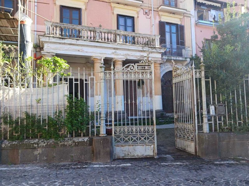 Trilocale in Vendita a Cava de' Tirreni, 250'000€, 90 m²