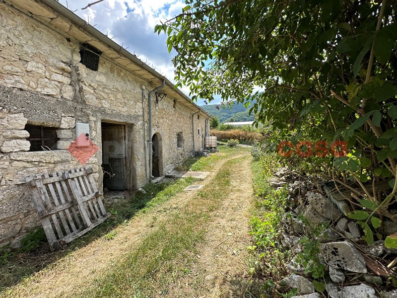 Casale in Vendita a Opi, 16'000€, 50 m²