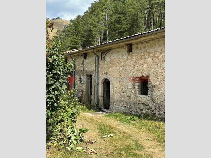 Casale in Vendita a Opi, 27'000€, 70 m²