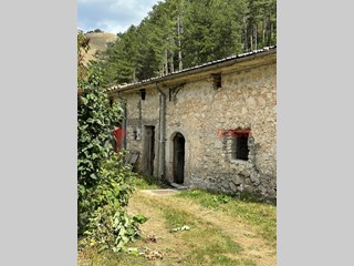 Casale in Vendita a Opi, 27'000€, 70 m²