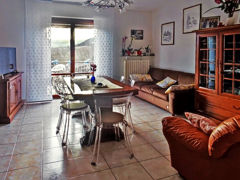 Appartamento in Vendita a Serra San Quirico, 79'000€, 114 m², con Box