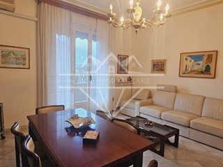Appartamento in Vendita a Carrara, 209'000€, 130 m², arredato