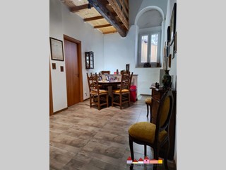 Quadrilocale in Vendita a Carrara, 155'000€, 100 m²