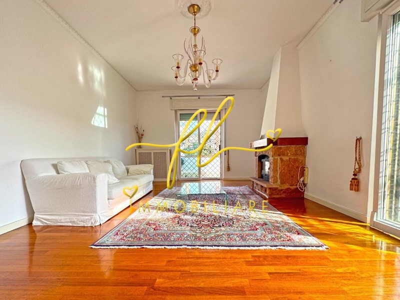 Appartamento in Vendita a Piombino, 260'000&euro;, 133 m², con Box