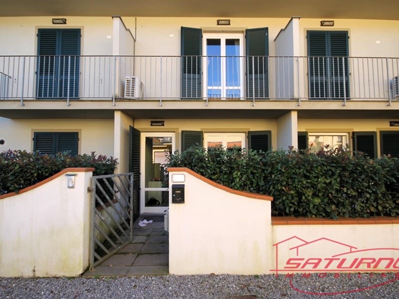 Villetta a schiera in Vendita a Lucca, zona Monte San Quirico, 295'000€, 90 m²