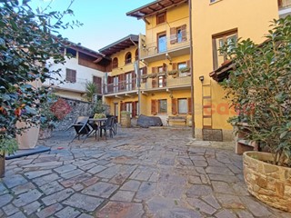 Casa Indipendente in Vendita a Invorio, 250'000€, 220 m²