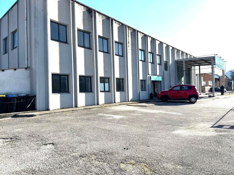 Capannone in Vendita a Sora, 890'000€, 2010 m²