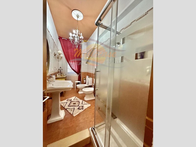 Appartamento in Vendita a Siracusa, zona Tisia - Tica - Zecchino, 135'000&euro;, 135 m²