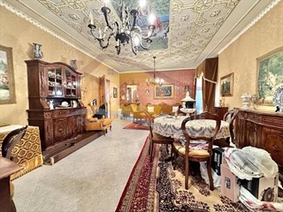 Appartamento in Vendita a Siracusa, zona Tisia - Tica - Zecchino, 135'000&euro;, 135 m²