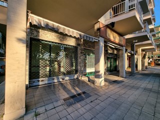 Attività commerciale in Vendita a Ospedaletti, 200'000€, 130 m²