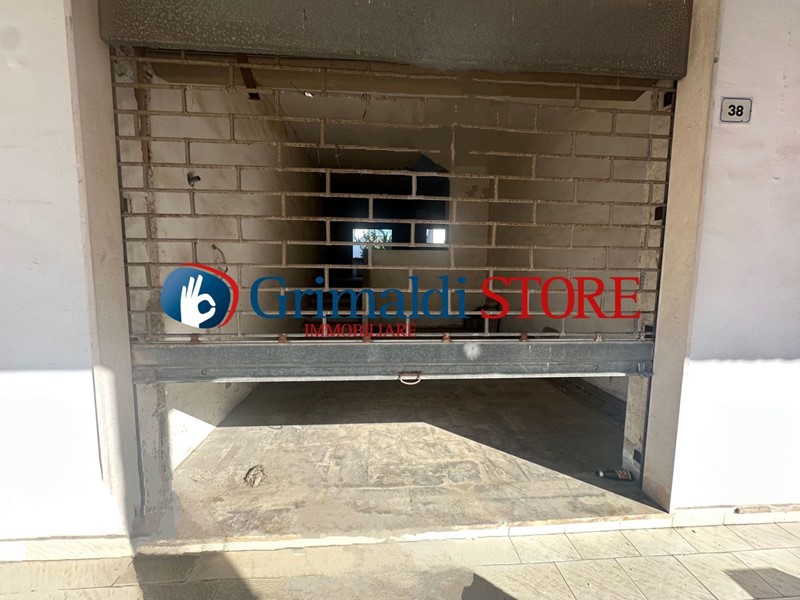 Immobile commerciale in Vendita a Cavallino, 65'000€, 120 m²