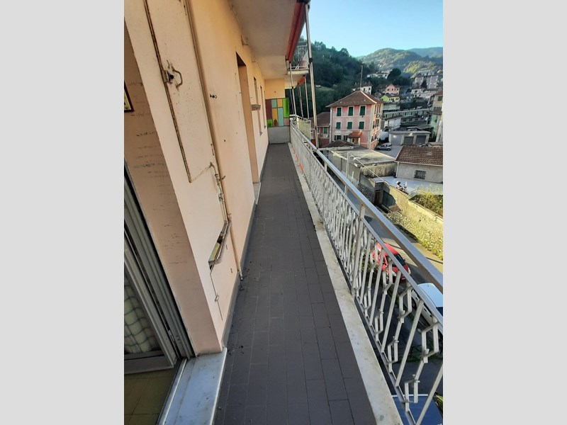 Appartamento in Vendita a Campomorone, 65'000€, 76 m²