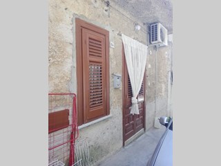 Appartamento in Vendita a Belmonte Mezzagno, 35'000€, 72 m²