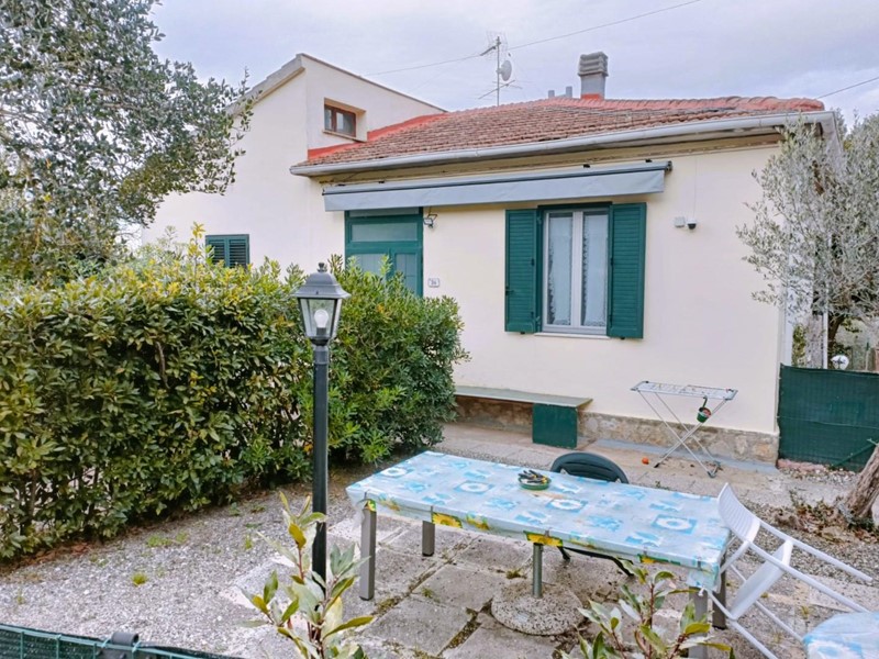 Casa Indipendente in Vendita a Rosignano Marittimo, 265'000€, 100 m², arredato