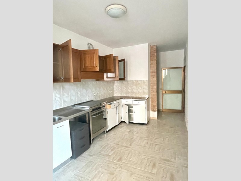 Trilocale in Vendita a Siena, zona Toiano, 90'000&euro;, 70 m², arredato