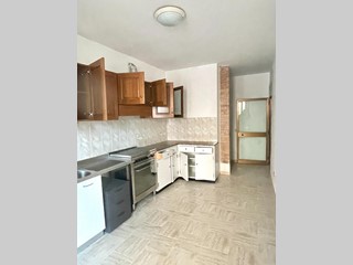 Trilocale in Vendita a Siena, zona Toiano, 90'000&euro;, 70 m², arredato