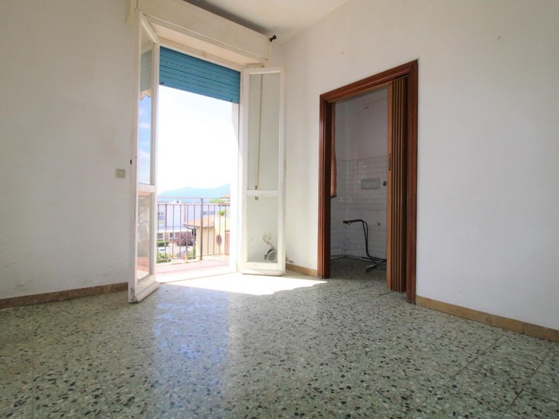 Quadrilocale in Vendita a Pontedera, 86'000€, 85 m², con Box