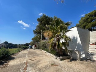 Villa bifamiliare in Vendita a Salve, zona Pescoluse, 260'000€, 1250 m²