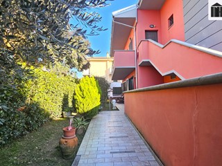 Trilocale in Vendita a San Miniato, 218'000€, 110 m², con Box