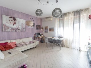 Quadrilocale in Vendita a Pomarance, 117'000€, 112 m², arredato, con Box