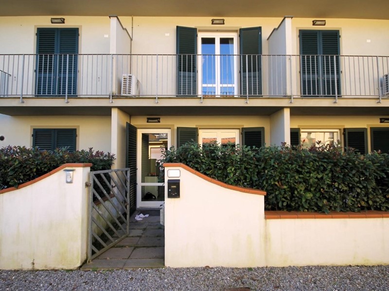 Villetta a schiera in Vendita a Lucca, zona Monte San Quirico, 295'000€, 90 m²