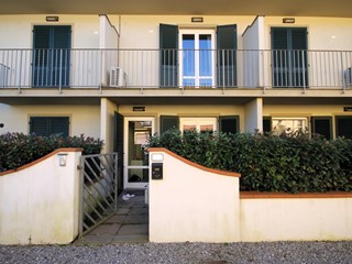 Villetta a schiera in Vendita a Lucca, zona Monte San Quirico, 295'000€, 90 m²