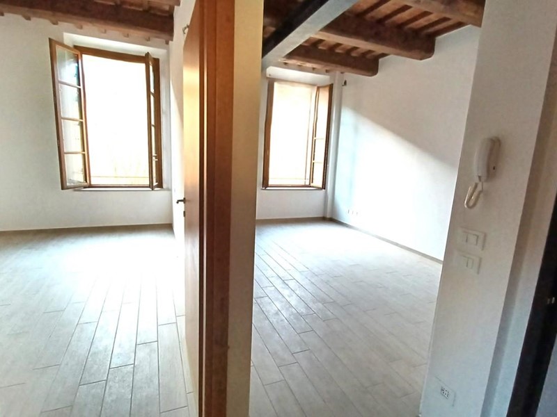 Trilocale in Vendita a Colle di Val D'Elsa, 160'000&euro;, 65 m²
