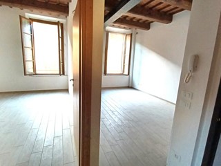 Trilocale in Vendita a Colle di Val D'Elsa, 160'000&euro;, 65 m²