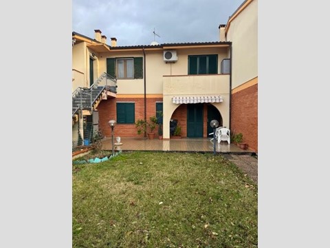 Bilocale in Vendita a Calci, zona La Corte, 129'000€, 45 m², arredato, con Box