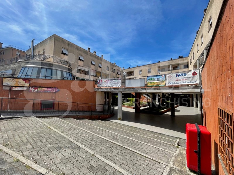 Negozio in Vendita a Orte, 54'000€, 72 m²