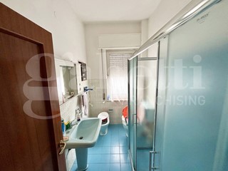 Appartamento in Vendita a Palermo, 250'000€, 145 m²