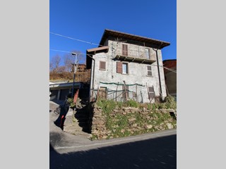Casa Indipendente in Vendita a San Nazzaro Val Cavargna, 26'000€, 112 m²