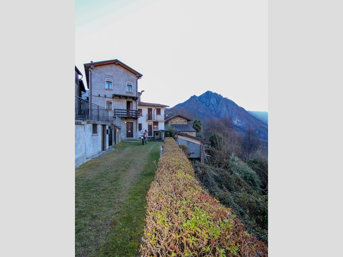 Casa Indipendente in Vendita a San Bartolomeo Val Cavargna, 78'000€, 197 m²
