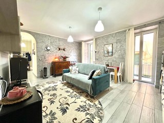 Trilocale in Vendita a Pozzuoli, 155'000€, 77 m²