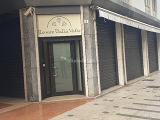 Capannone in Affitto a Legnago, zona Centro storico, 1'000€, 70 m²